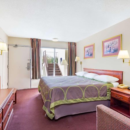 Super 8 Hotell Ashland Exteriör bild
